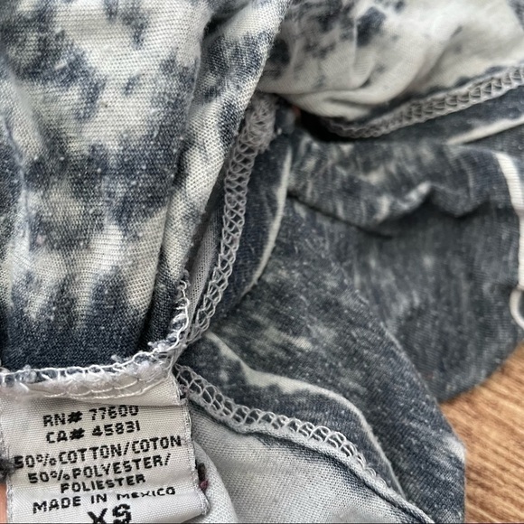 Chaser Pink Floyd Dark Side Long Sleeve Tee Shirt - Picture 4 of 4